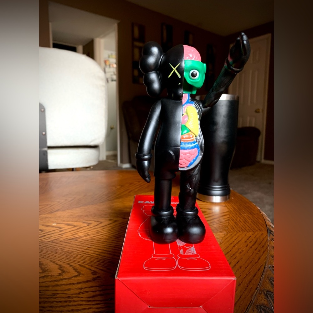 KAWS DOLL (ORIGINAL FAKE) COMPANION